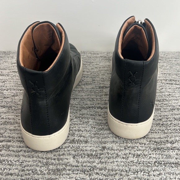 Frye Women's Lena Zip Black Leather shoes - Picture 2 of 7